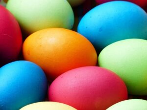 húsvéti tojás festése