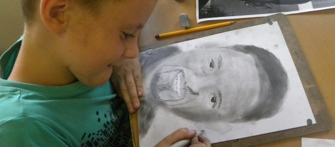 gyermek rajztanfolyam portré rajzolás